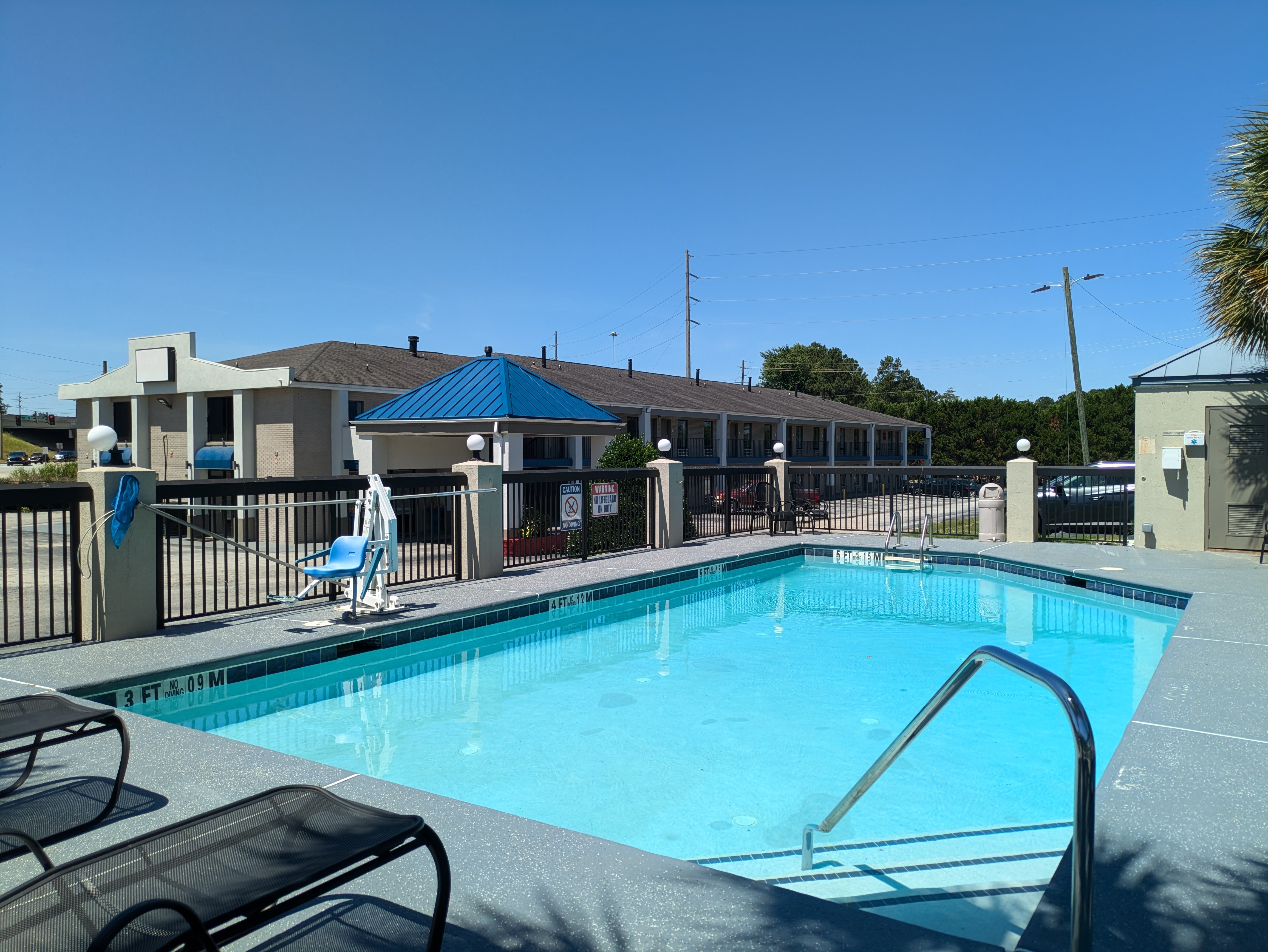 Alcovy Hotels